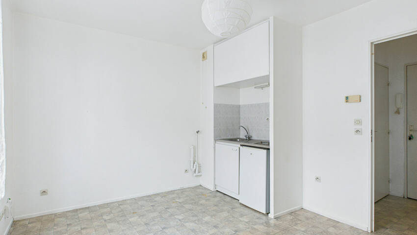 43832641b - Attribut alt par défaut.