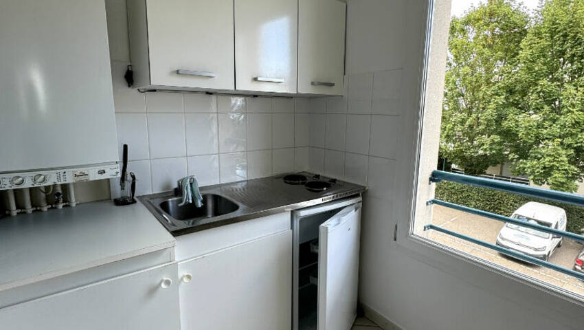 4254066f - Attribut alt par défaut.