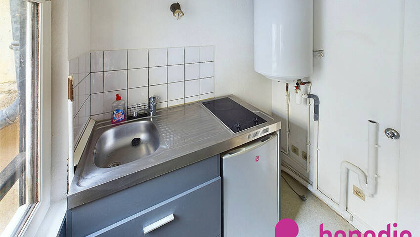 4253911d - Attribut alt par défaut.