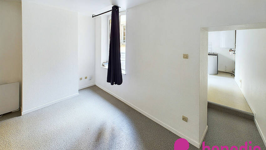 4253911g - Attribut alt par défaut.