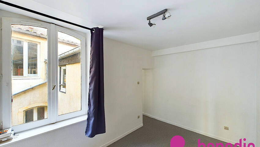 4253911i - Attribut alt par défaut.