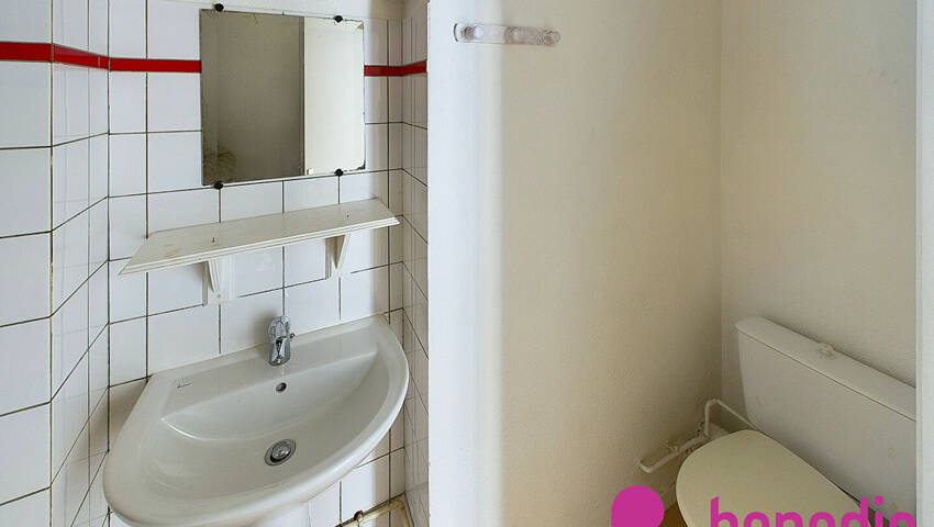 4253911k - Attribut alt par défaut.