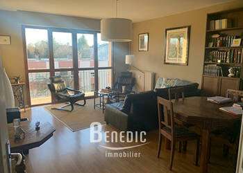 4254894b - Attribut alt par défaut.