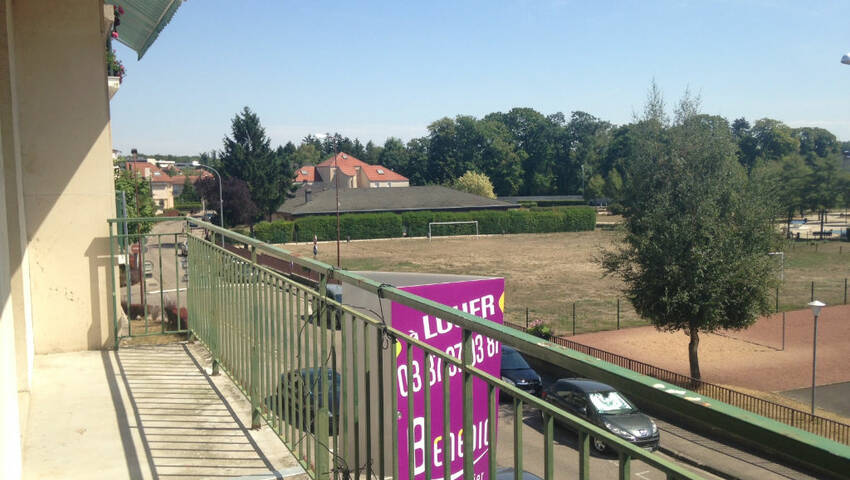 4254894c - Attribut alt par défaut.