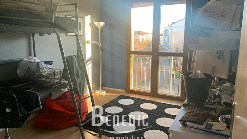 4254894d - Attribut alt par défaut.