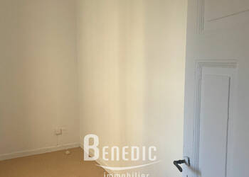 4255470c - Attribut alt par défaut.