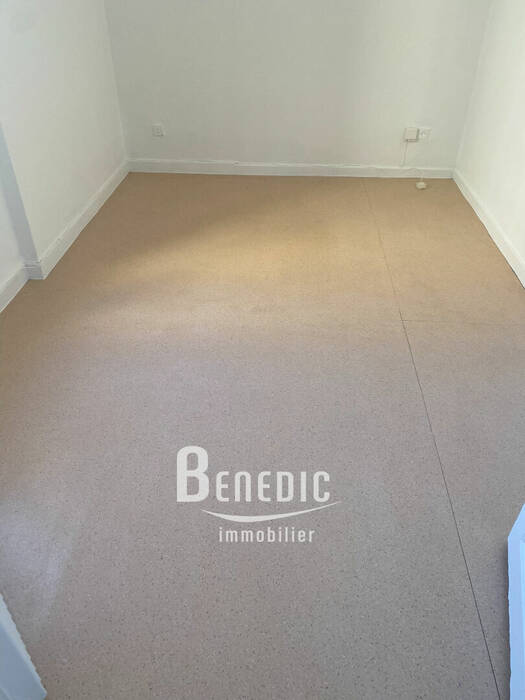 4255470e - Attribut alt par défaut.