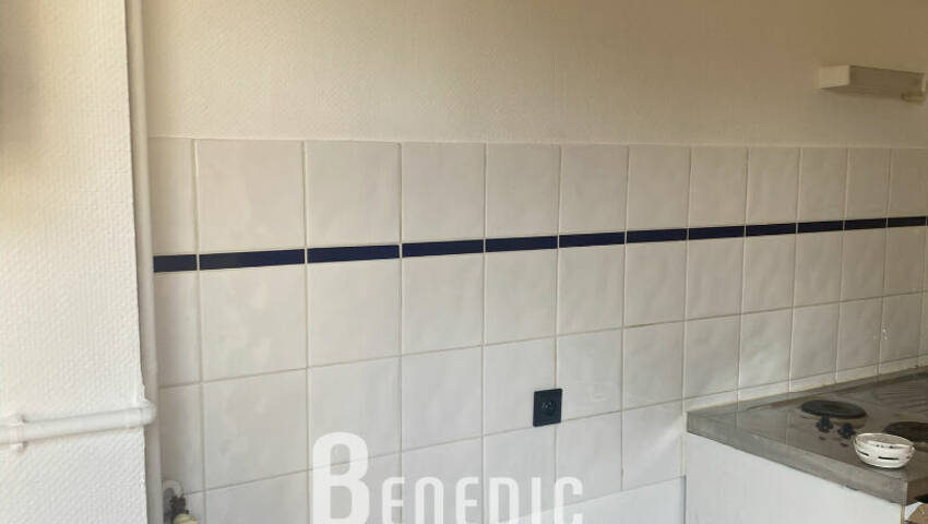 4255470f - Attribut alt par défaut.