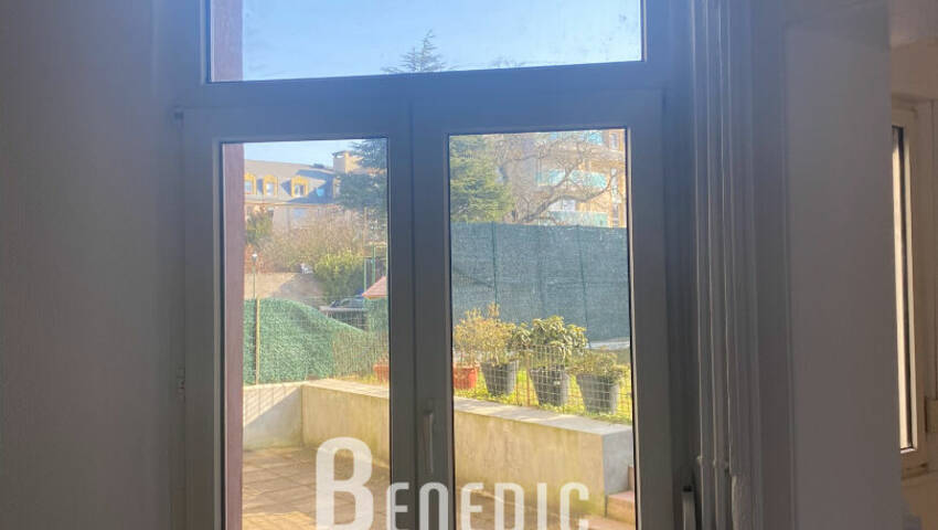 4255470j - Attribut alt par défaut.