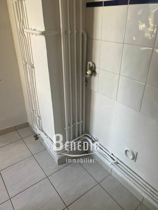 4255470m - Attribut alt par défaut.