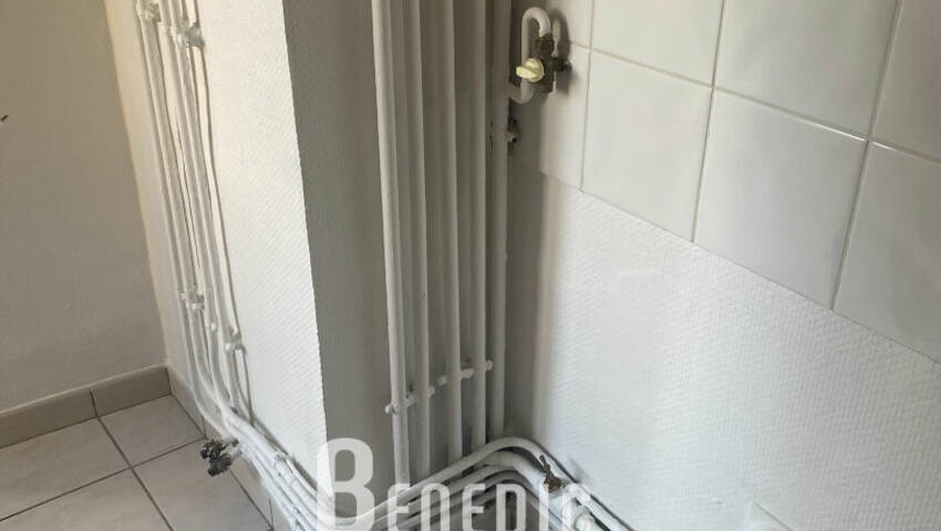 4255470m - Attribut alt par défaut.