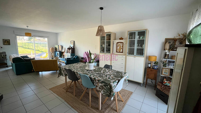 5610446a - Attribut alt par défaut.