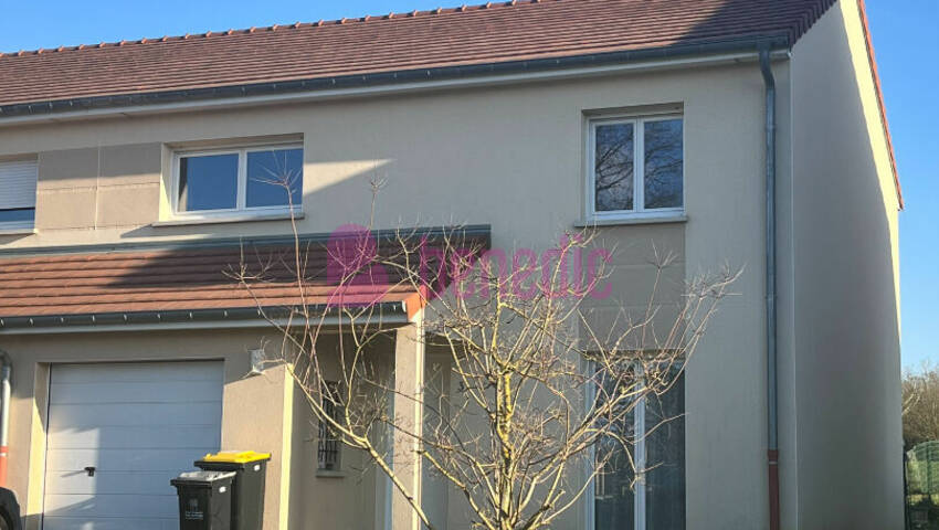 5610446b - Attribut alt par défaut.