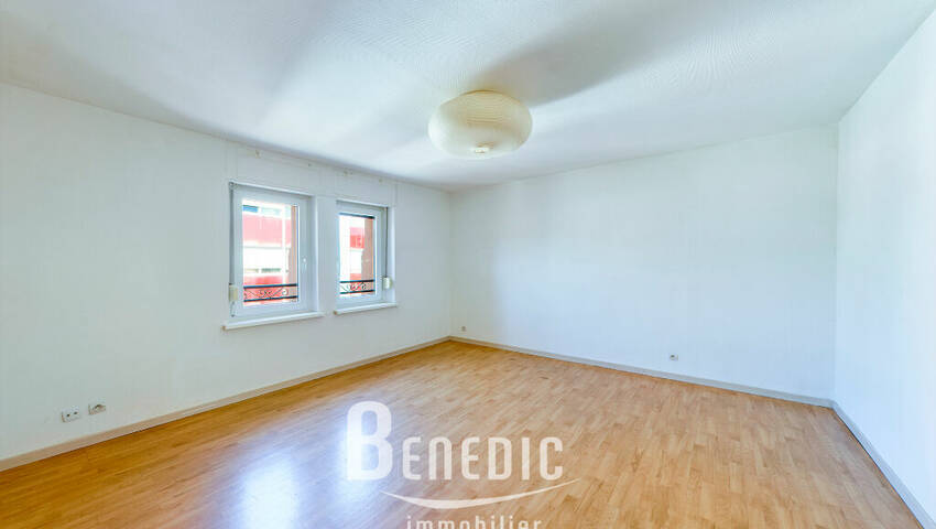 44594143d - Attribut alt par défaut.