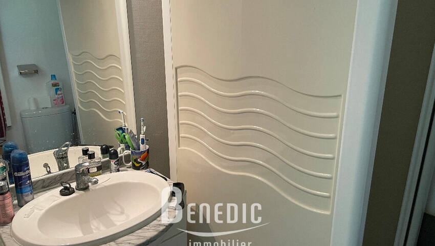 4253842f - Attribut alt par défaut.