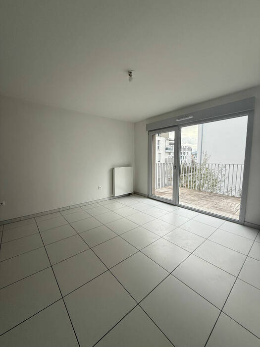 44702003b - Attribut alt par défaut.