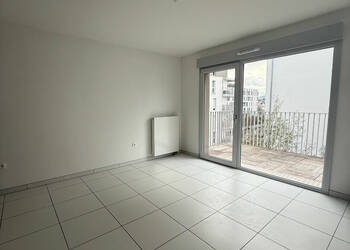 44702003b - Attribut alt par défaut.