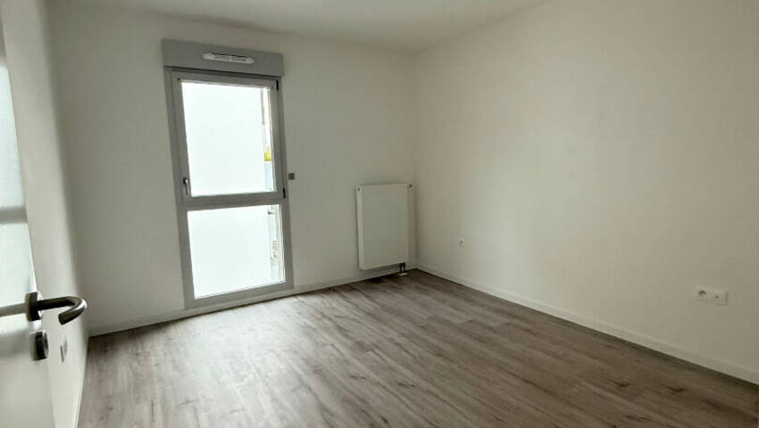 44702003c - Attribut alt par défaut.