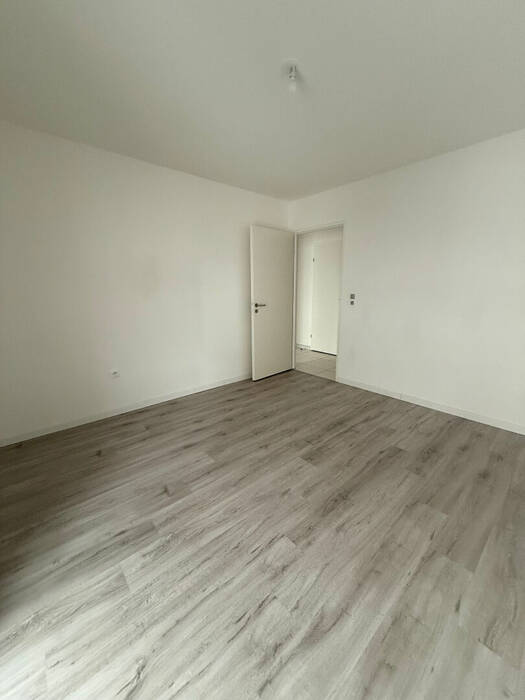 44702003e - Attribut alt par défaut.