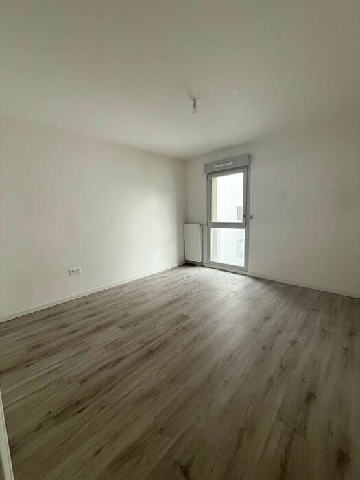 44702003f - Attribut alt par défaut.