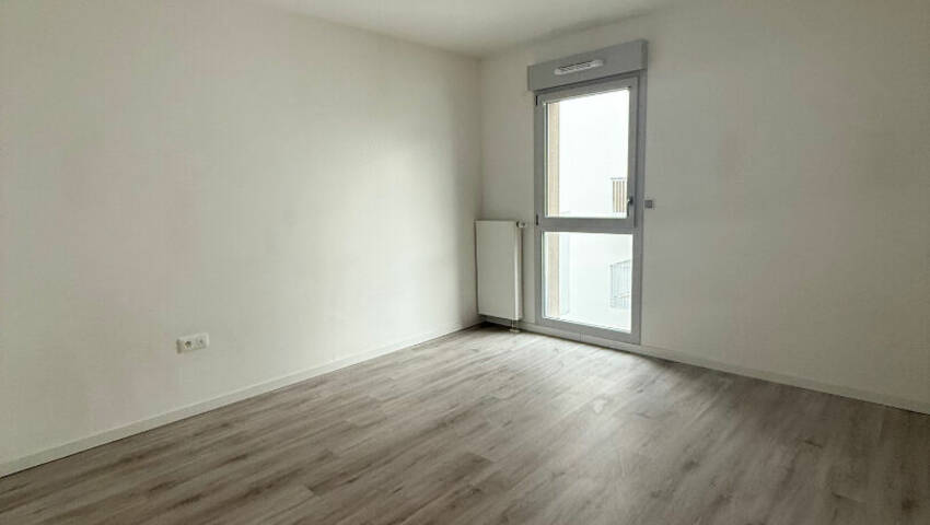 44702003f - Attribut alt par défaut.