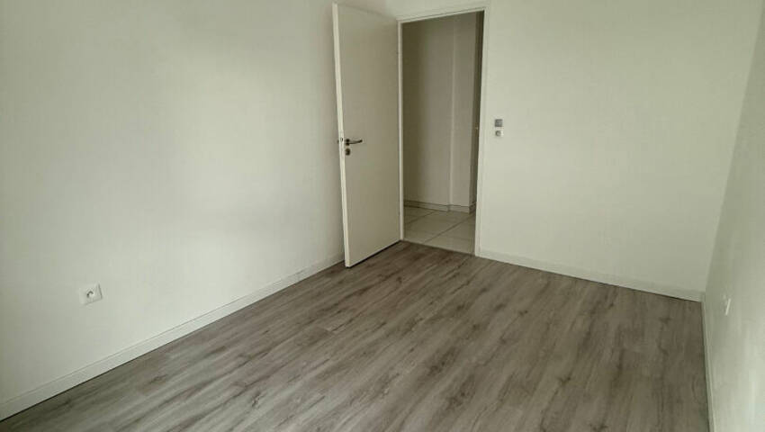 44702003h - Attribut alt par défaut.