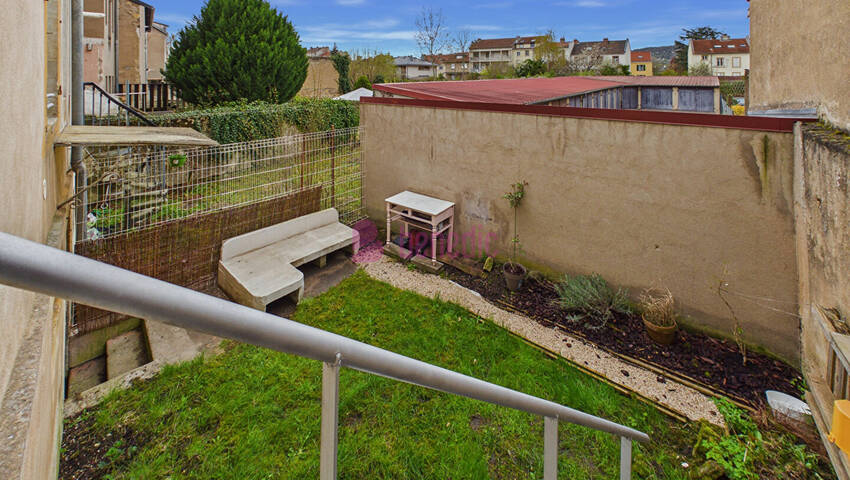 37129850c - Attribut alt par défaut.