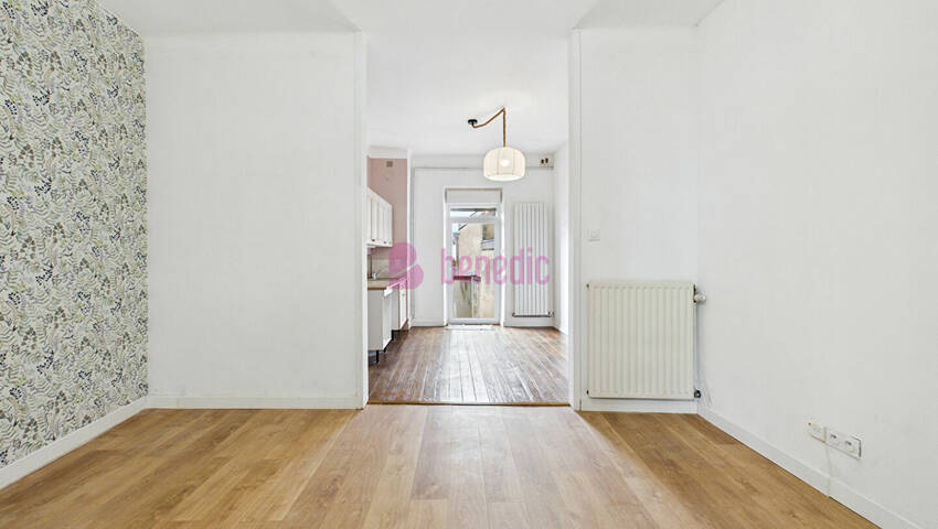 37129850f - Attribut alt par défaut.