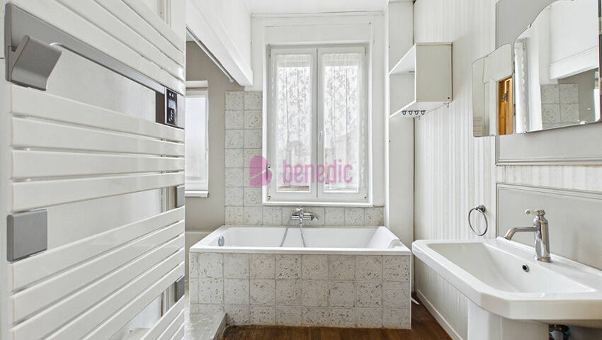 37129850j - Attribut alt par défaut.