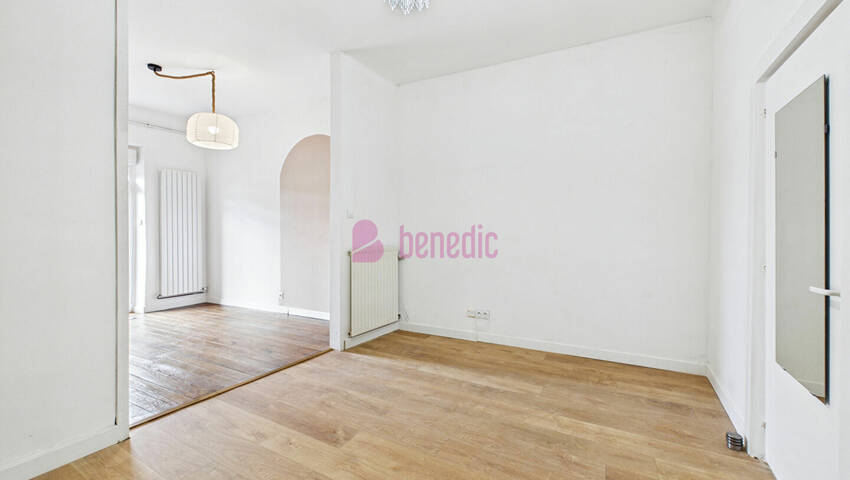 37129850p - Attribut alt par défaut.