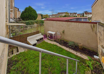 37129850b - Attribut alt par défaut.