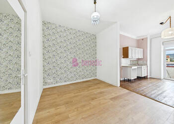 37129850b - Attribut alt par défaut.