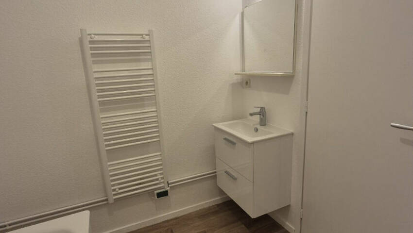 4246563l - Attribut alt par défaut.