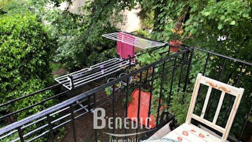 4254248m - Attribut alt par défaut.