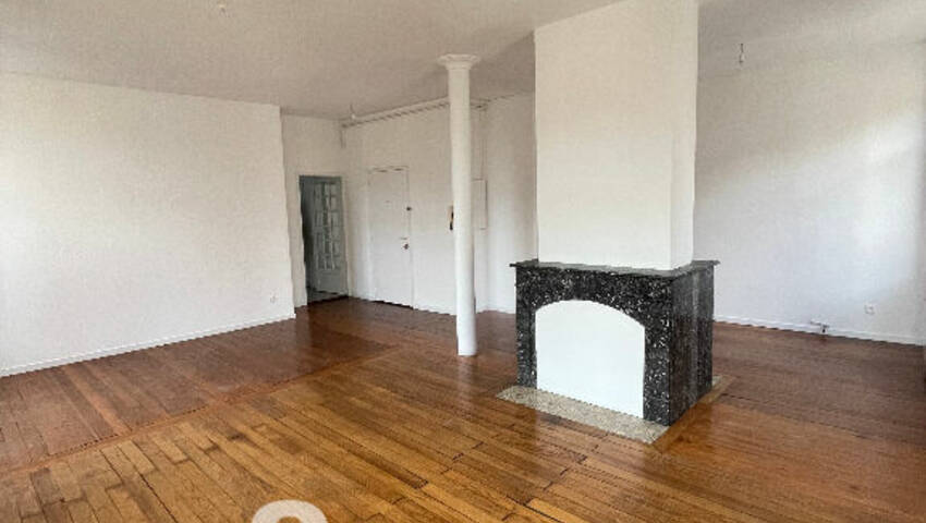 4254921d - Attribut alt par défaut.