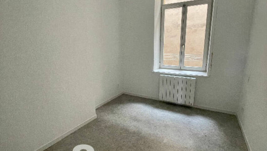 4254921g - Attribut alt par défaut.