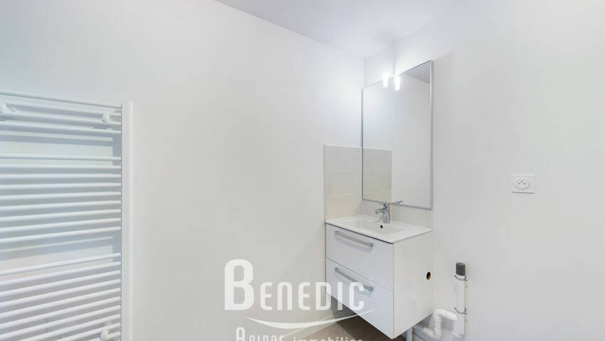 45644322d - Attribut alt par défaut.