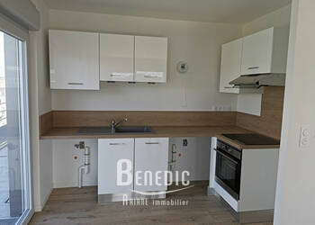 45589354b - Attribut alt par défaut.