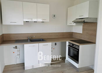 45589354c - Attribut alt par défaut.