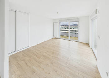 45589354b - Attribut alt par défaut.