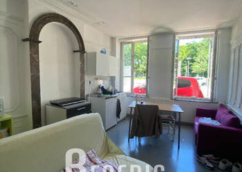 4254208a - Attribut alt par défaut.