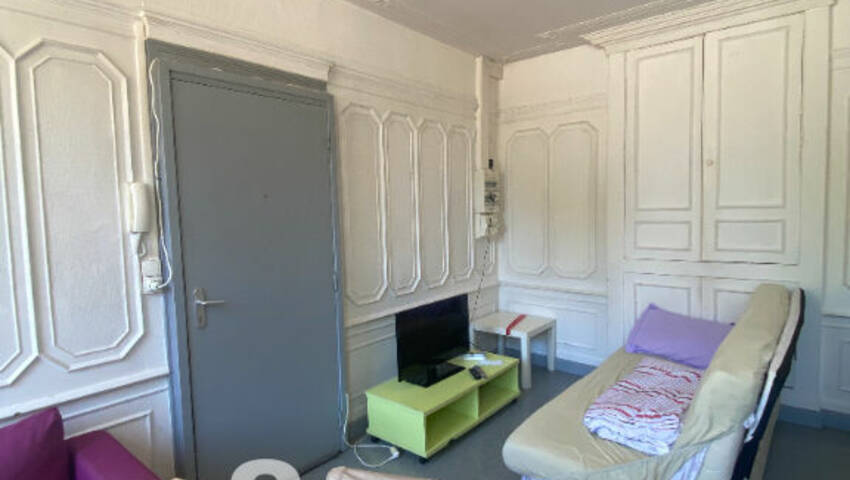 4254208b - Attribut alt par défaut.