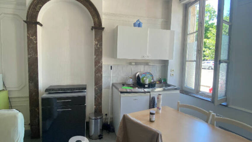 4254208c - Attribut alt par défaut.