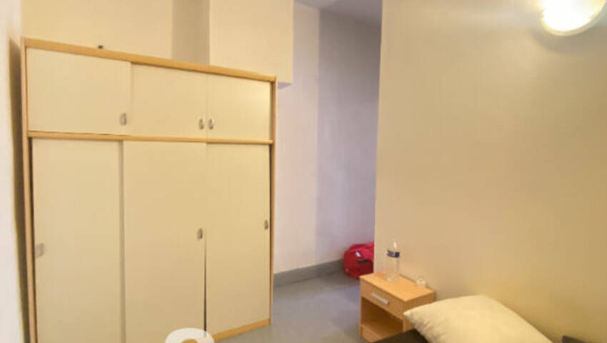 4254208e - Attribut alt par défaut.