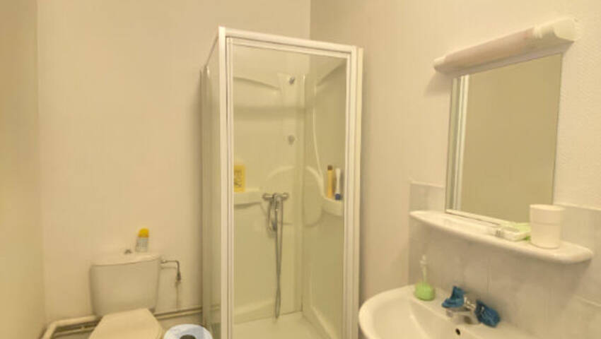 4254208f - Attribut alt par défaut.