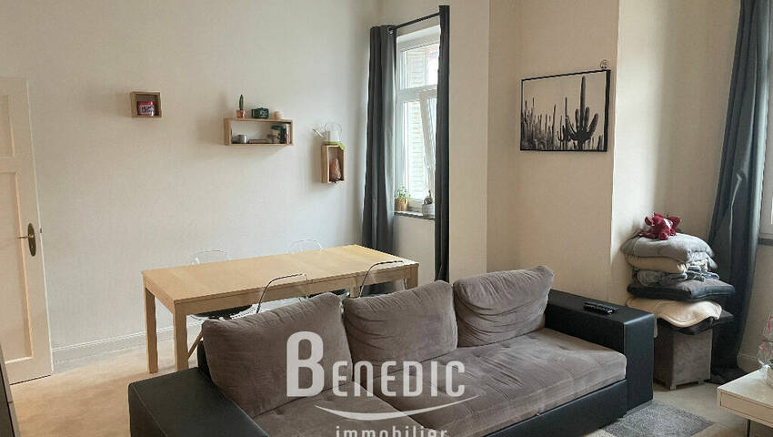 4247388c - Attribut alt par défaut.