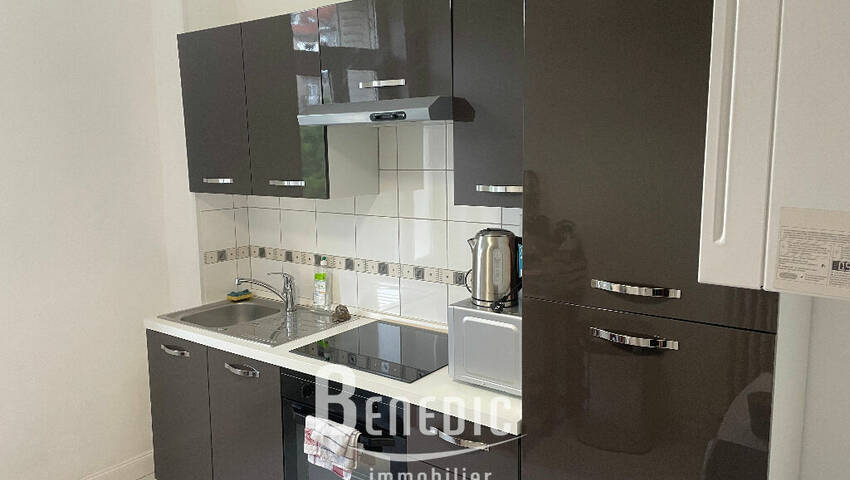 4247388e - Attribut alt par défaut.