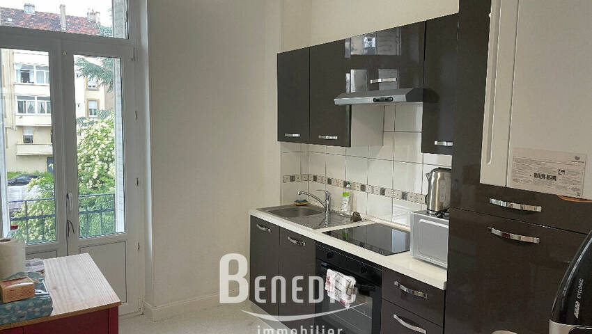 4247388g - Attribut alt par défaut.