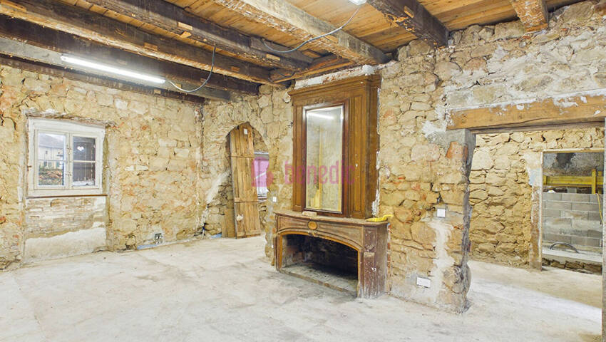 45832685c - Attribut alt par défaut.