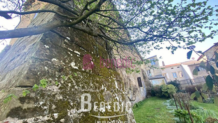 45832685g - Attribut alt par défaut.